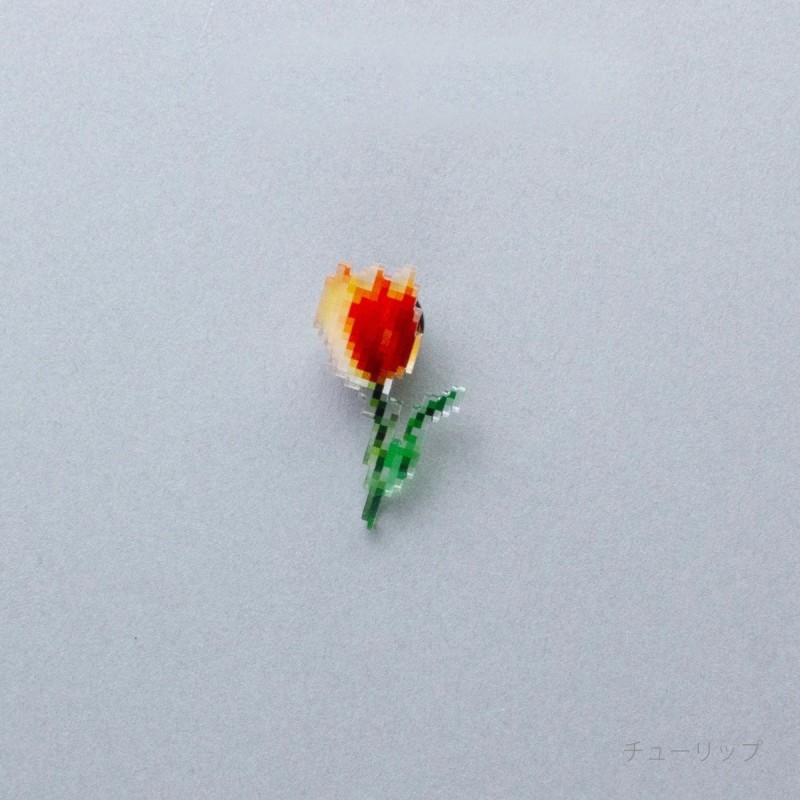 TU012TU Pixel Flower Badge Tulip